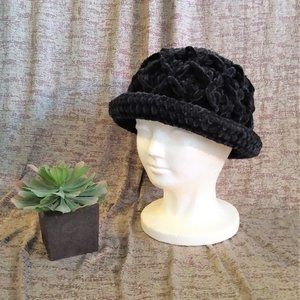 BLACK KNIT HAT - LOOKS LIKE VELVET